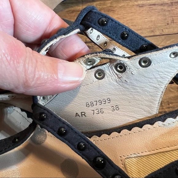 Boden Ashley T Bar heels Sz 38 / 7 Leather Made in Spain Studded Double T Strap - Picture 7 of 12